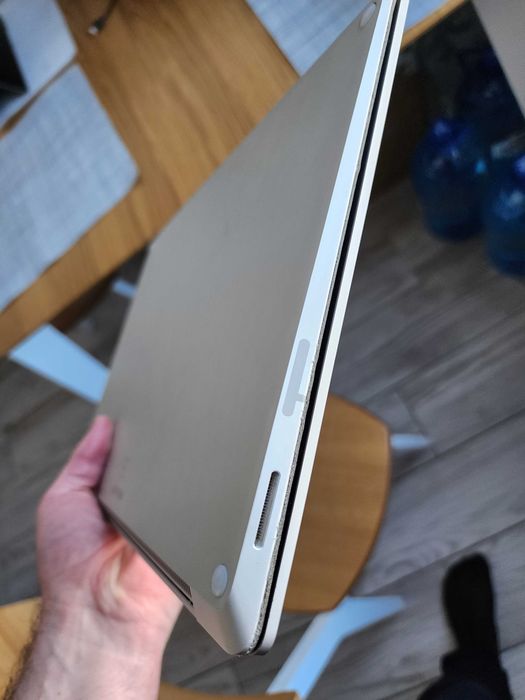 Microsoft Surface Laptop 2 13.5