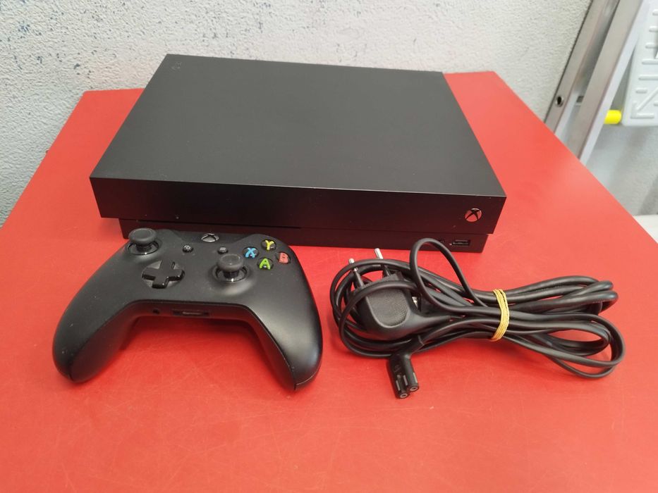 Konsola Xbox One X 1 TB czarny