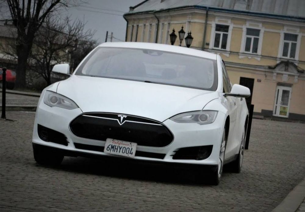 Tesla s / Тесла с 2015