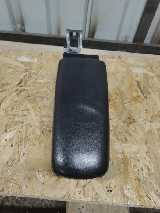 Podłokietnik audi a4 b7