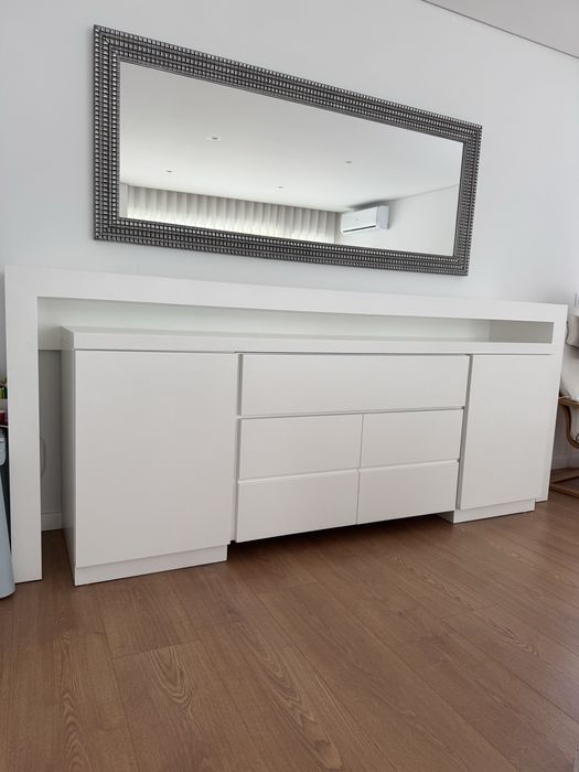 Aparador de sala lacado a branco