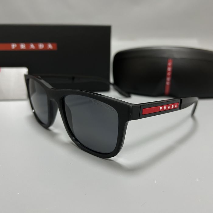 Prada оригинал новые солнцезащитные очки прада чёрные (NEW)