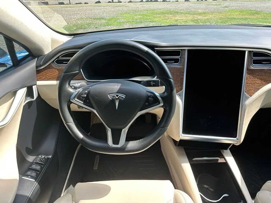 Tesla Model S 100D      2018