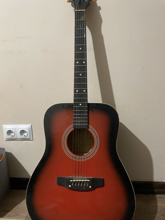 Гитара 6-ти струнна!