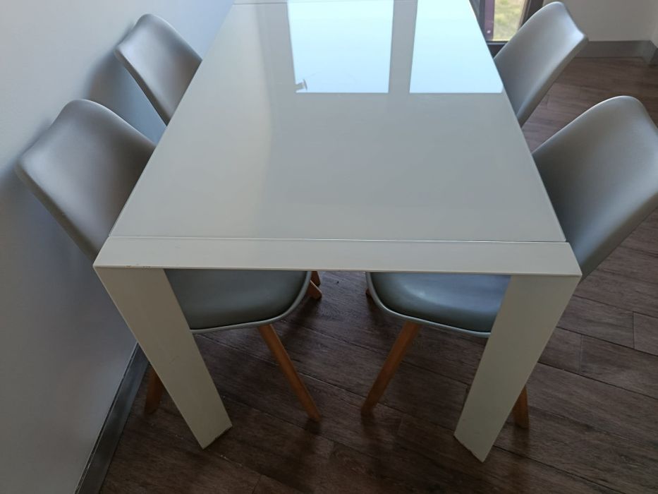 Mesa vidro + 4 cadeiras