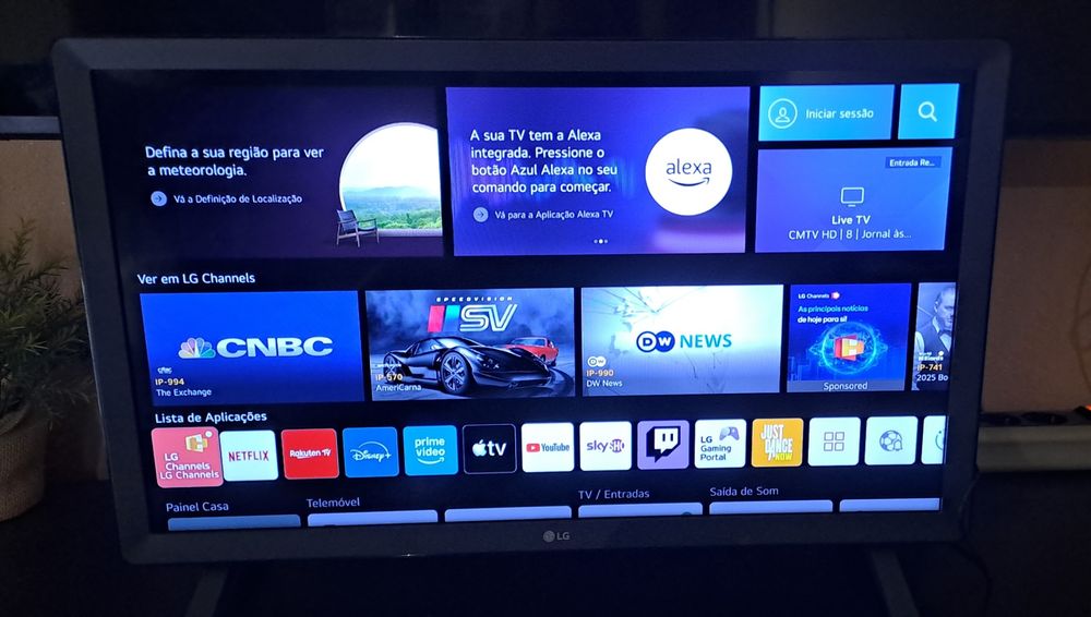 TV LG 24TQ520S (LED  24-61 cm -HD - Smart TV) (Como Nova)