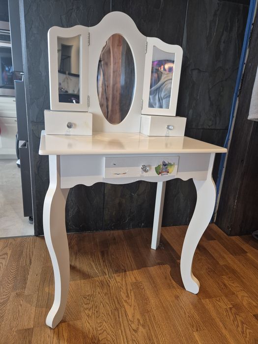 Toaletka dla dziewczynki