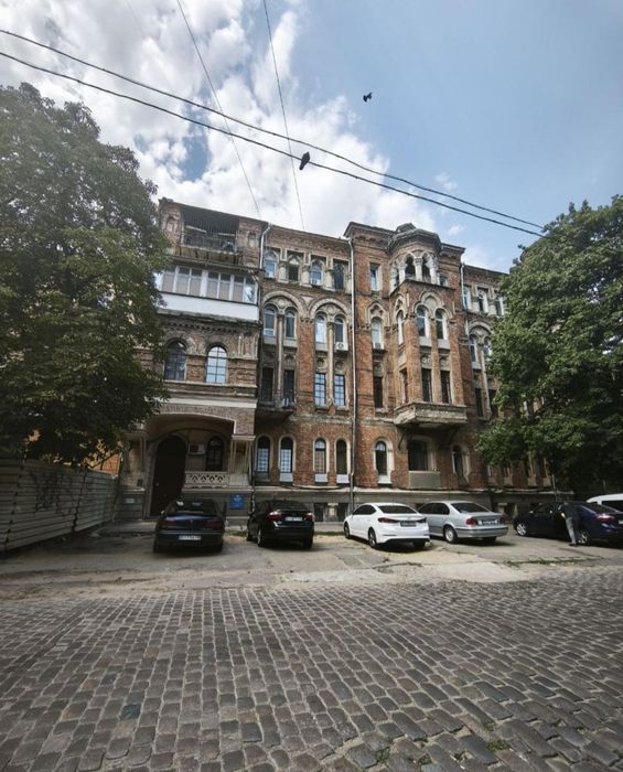 Центр города! Продам мини-отель 190 кв.м. на 5 действующих номеров