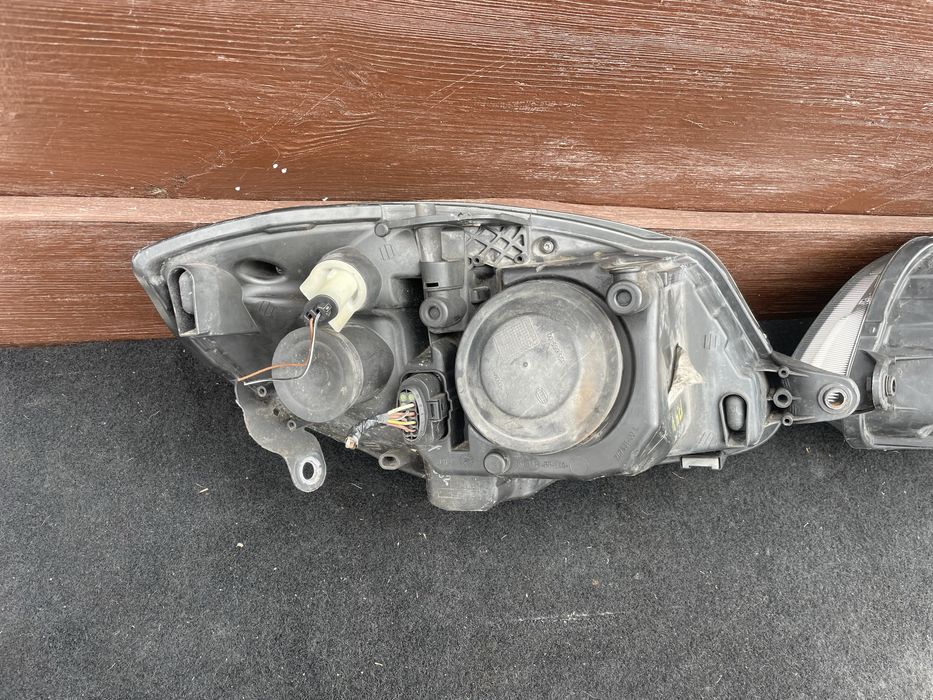 Фари, фара, ліхтарі передні Skoda Fabia 2 Roomster Шкода Фабія 2