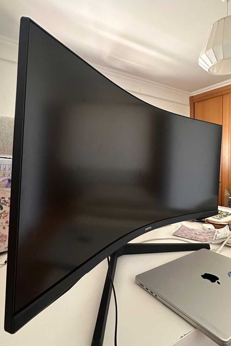 Samsung Odyssey G5 34” 3440×1440 UltraWide Curvo 165Hz – com caixa