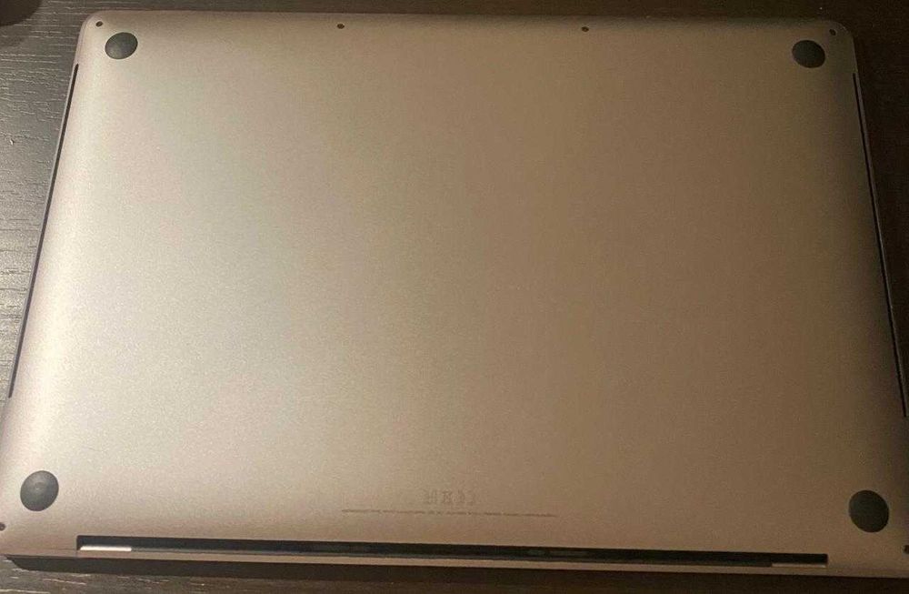 MacBook Pro A2141 (I7,16GB,4GB VRAM, 512SSD) (Обмін)