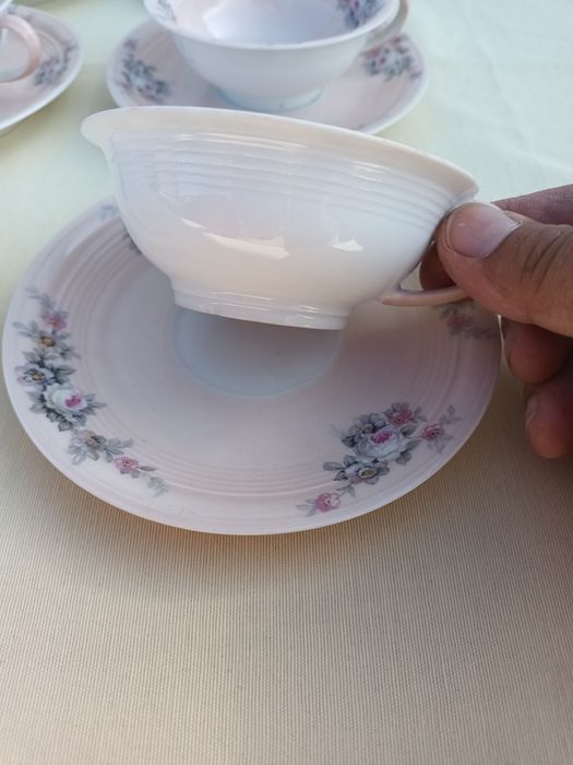 Chávenas de café em finíssima porcelana europeia