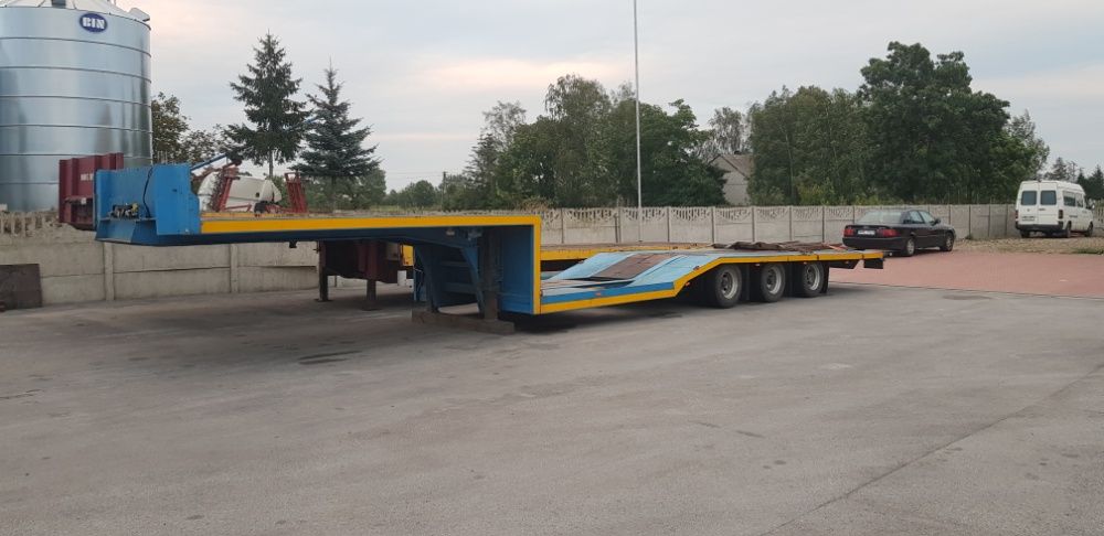 Wynajem naczepy niskopodwoziowej transport ciągników siodłowych maszyn
