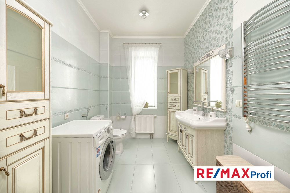 Будинок 450 м2, ремонт, цоколь , басейн, 12 соток  в с. Глеваха (село)