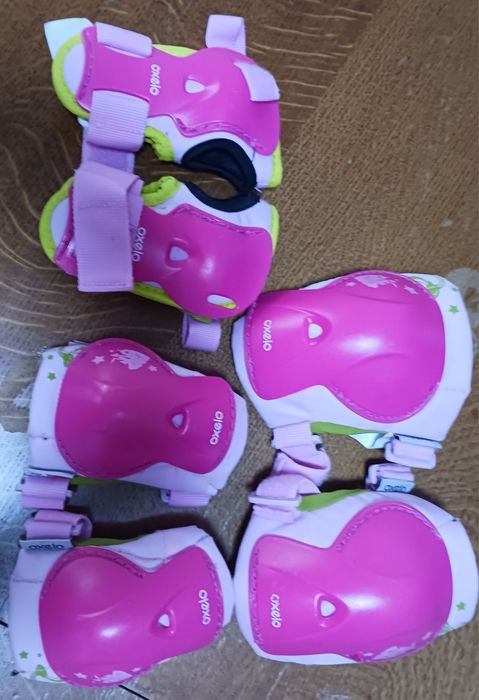 Conjunto de proteção para vários desportos 
Joelheiras