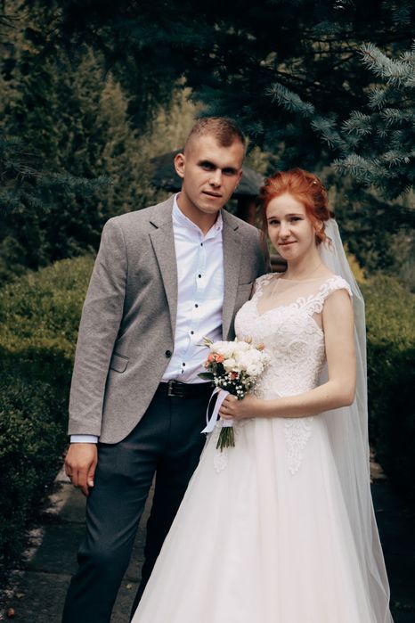 Весільна сукня в ідеальному стані