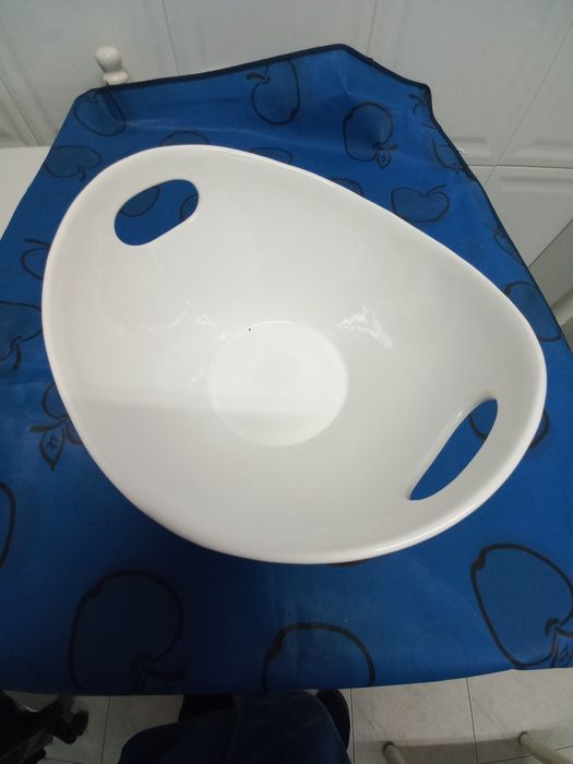 Saladeira/ fruteira, taça  grande  em loiça. Impecável