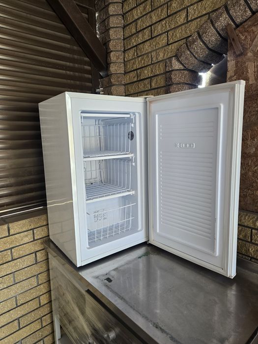 Морозильна камера Amika