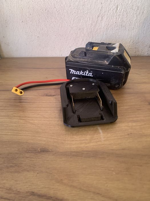 Адаптер для акумулятора Макіта 18В