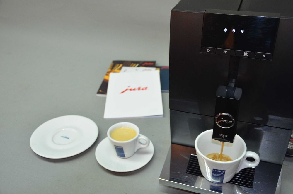 Jura Ena 4 automatyczny ekspres ciśnieniowy do kawy