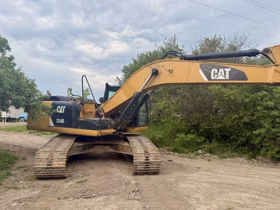 Оренда/послуги екскаватора Caterpillar 324 dL