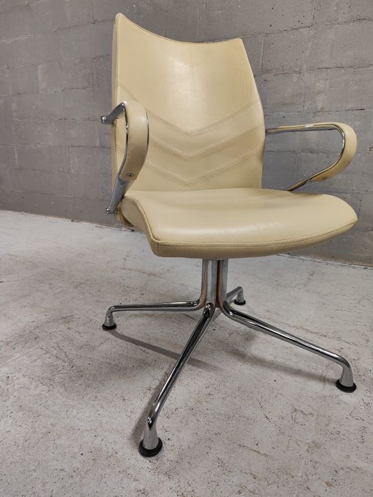 Крісло офісне. Шкіра     .