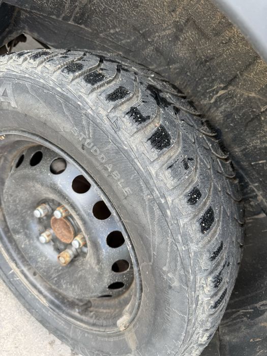 Продам компелкт зимней резины + диски 215/65/16 Lassa Iceways.