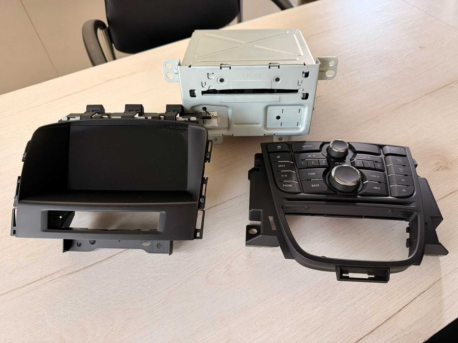 Radio fabryczne CD600 do Opel Astra J 2009-2019 Radio, wyświetlacz, ramka, kabel, komplet BDB