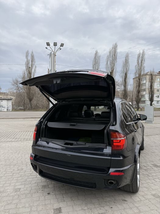 Продам BMW X5 e70 M57