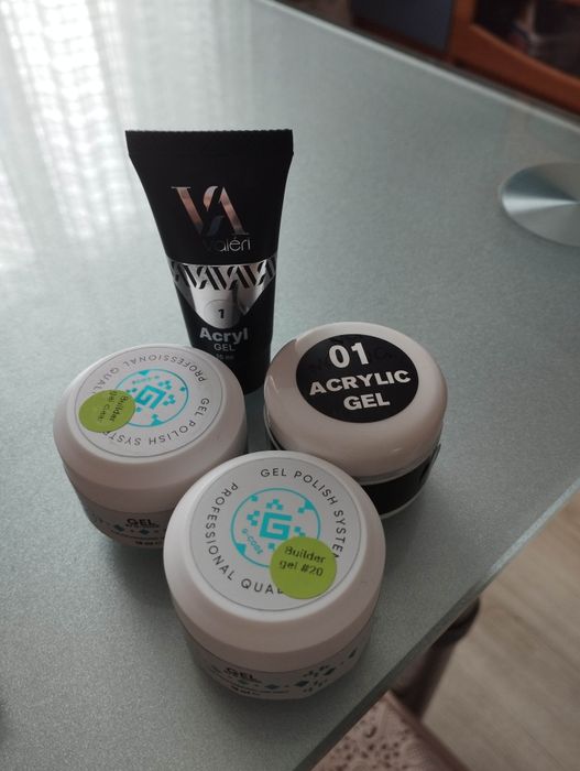 Гель та полігель для нарощування нігтів