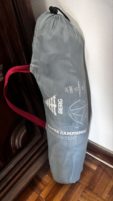 Tenda de campismo da marca Berg,