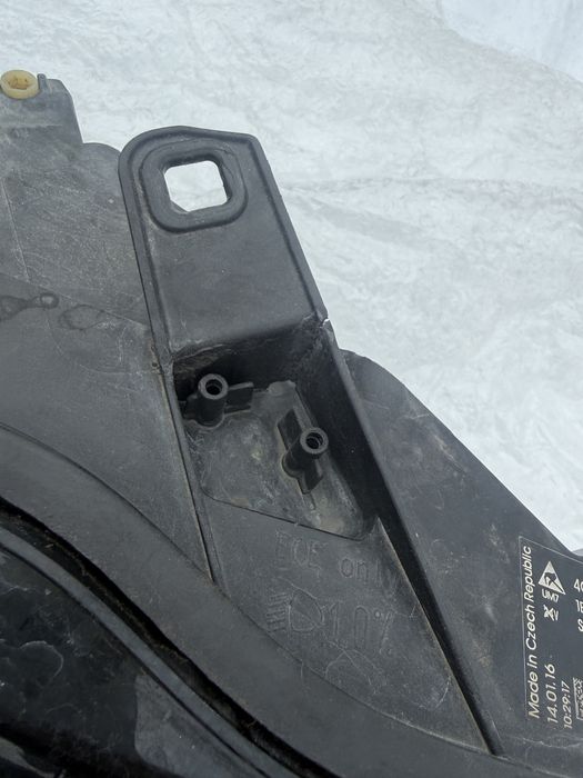 Фара AUDI A6 C7 передню права