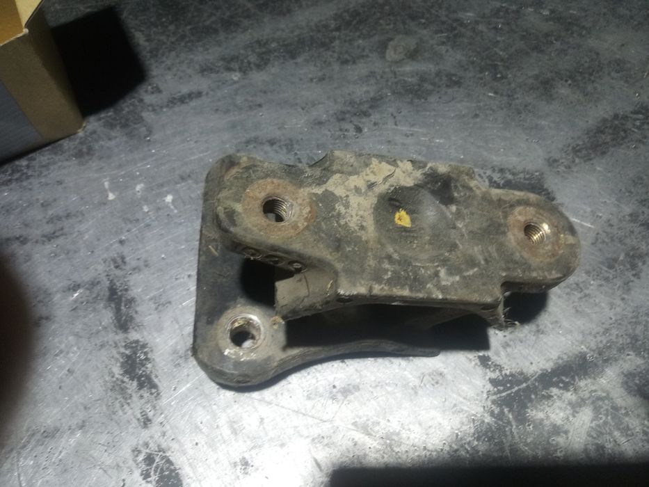 Poduszka skrzyni biegów reduktora Suzuki Vitara grand Vitara I