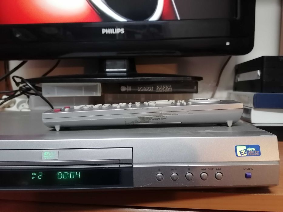 Odtwarzacz CD/DVD Samsung DVD-E232 pilot