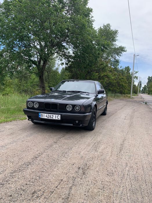 Продам БМВ Е34 525