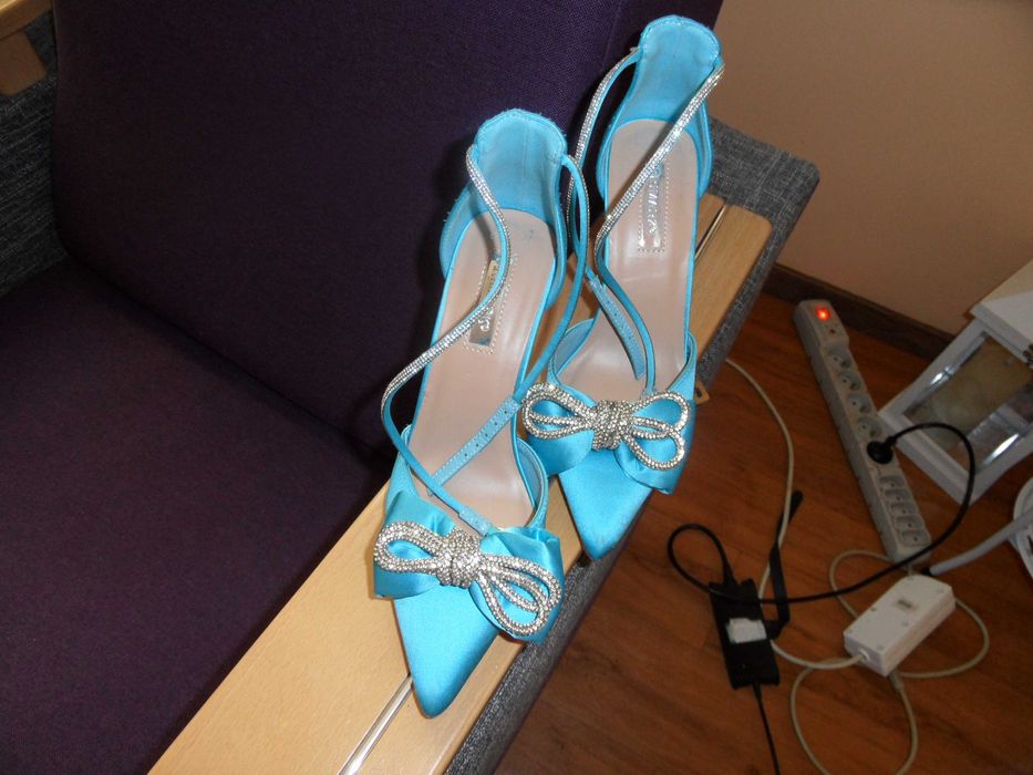 Śliczne buty  marki Primark na  ciekawym obcasie rozm 37