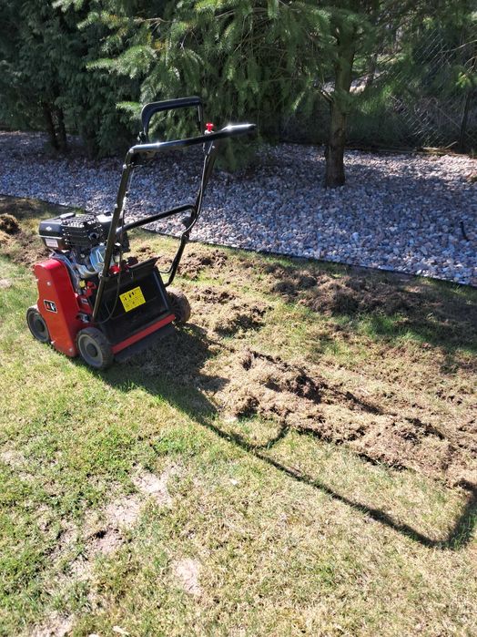 Wynajem wertykulatora do trawników - wertykulacja trawnika
