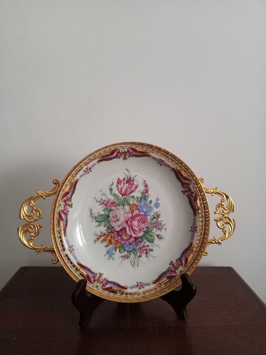 Prato de decoração da marca Limoges Vizavi