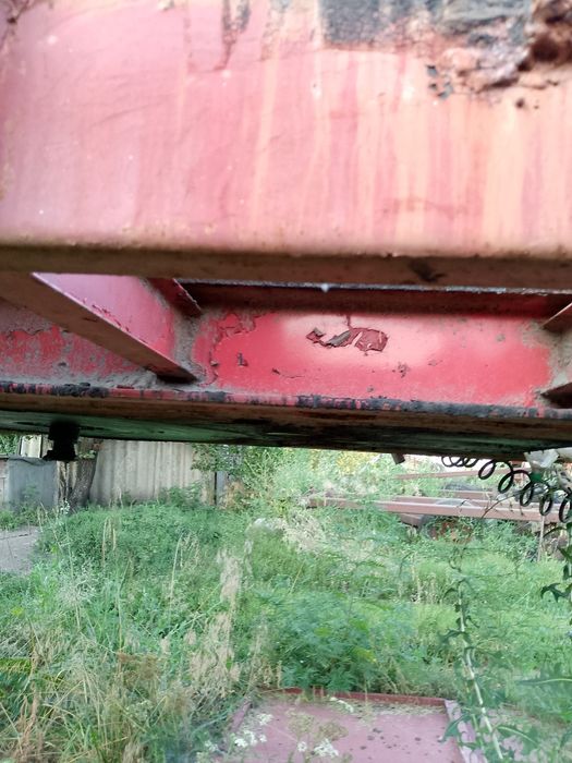 Напівпричіп LAG бортовий