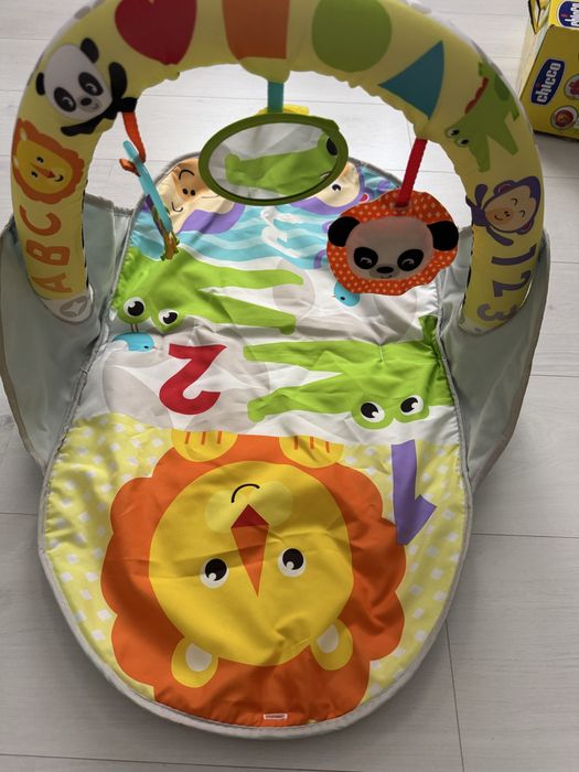 Розвиваючий килимок-ігровий центр Друзі з джунглів Fisher-Price