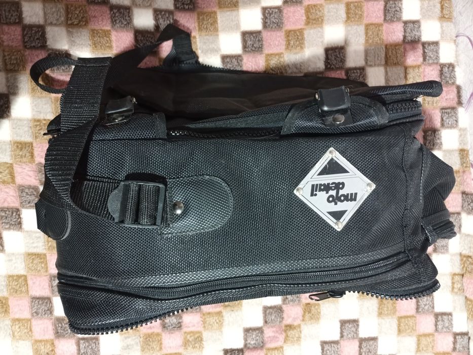 Сумка-рюкзак на бак мотоциклу