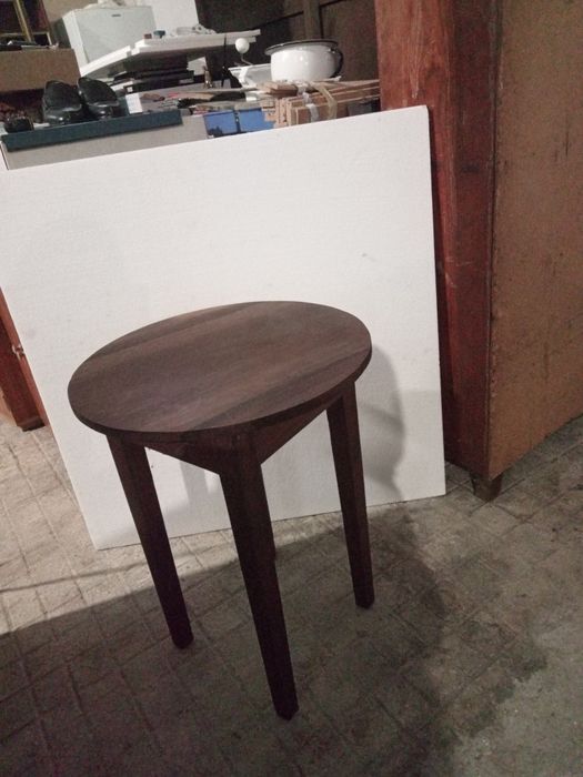 Camilha pequena em madeira