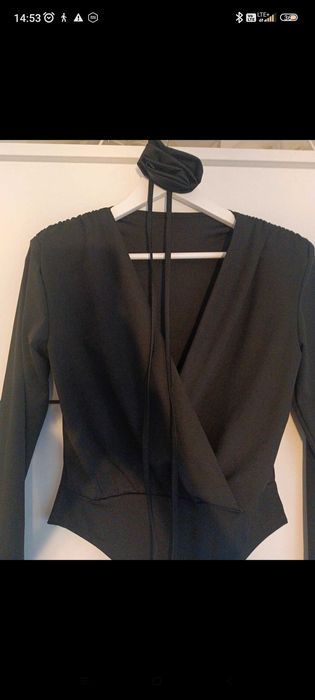 Body czarne z różą