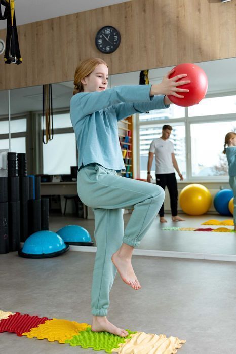 Mata sensoryczna Stimulative Rainbow 30*30cm 9 szt. Ortoto | Małpiszon