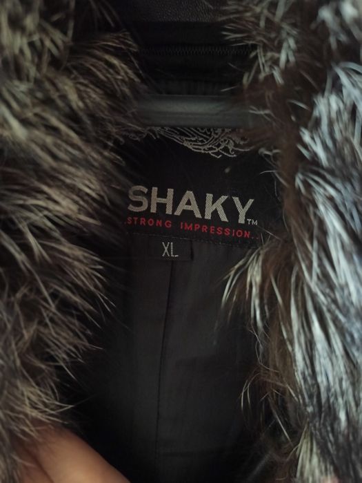 Жіноча шкіряна куртка