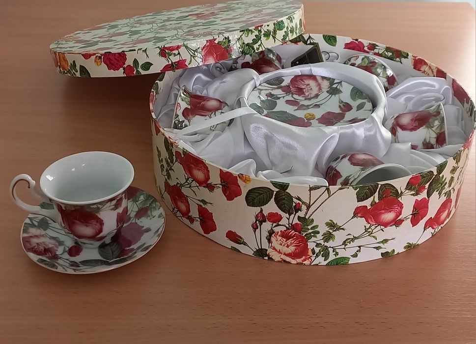 Порцеляновий кавовий набір фірми ELLEGI