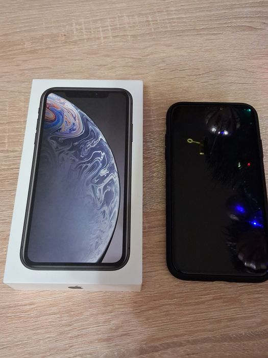 Продам Iphone XR 128
