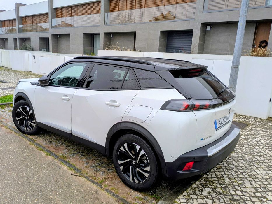 Peugeot e2008 GT 136 CV (100kW)