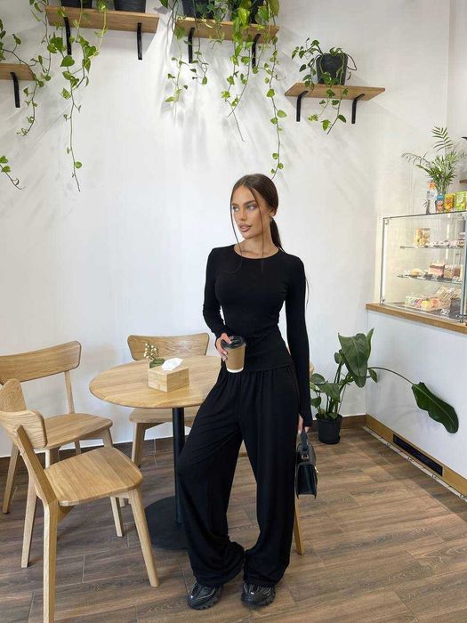 Жіночий весняний костюм лонгслів та штани