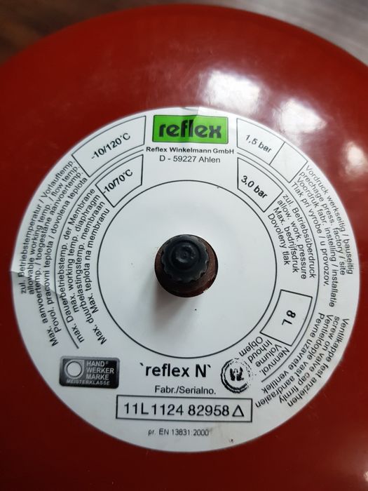 Zbiorniczek wyrównawczy 8l